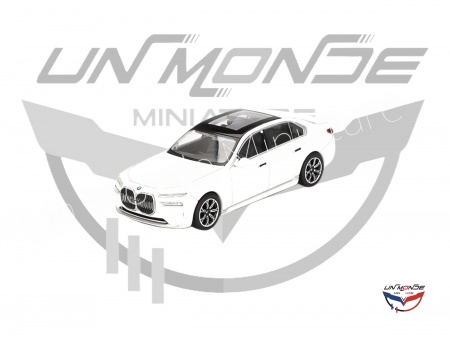 BMW i7 XDrive60 2024 Mineral White