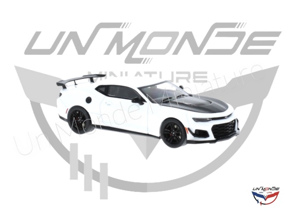 Chevrolet Camaro ZL1 1LE 2019 White and Black