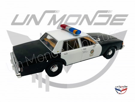 Chevrolet Caprice Metropolitain Police with T-1000 Figure