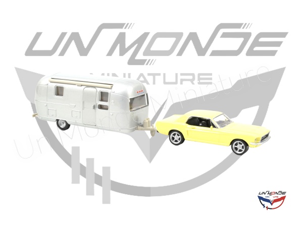 Ford Mustang 1968 Light Yellow and Airstream Caravan Jet-car