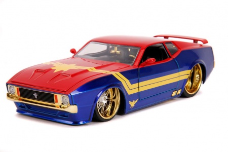 Hollywood Rides - 73 Mach 1 With Captain Marvel Figure