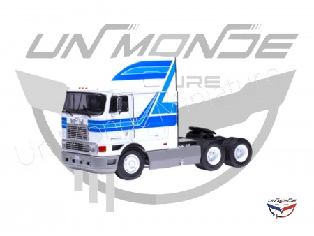 International Eagle Cabover Blanc & Bleu