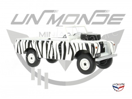 Land Rover Series II 109 1959 Black and White