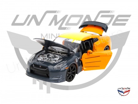 Nissan GT-R With Naruto Figure 2009