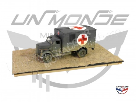 Opel Blitz 3.6-6700A KFZ .305 Ambulance II World War Green