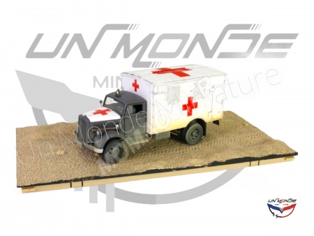 Opel Blitz 3.6-6700A KFZ 305 Ambulance II World War White