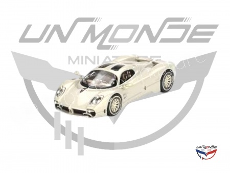 Pagani Utopia Presentation Grigio Rinascimento 2023