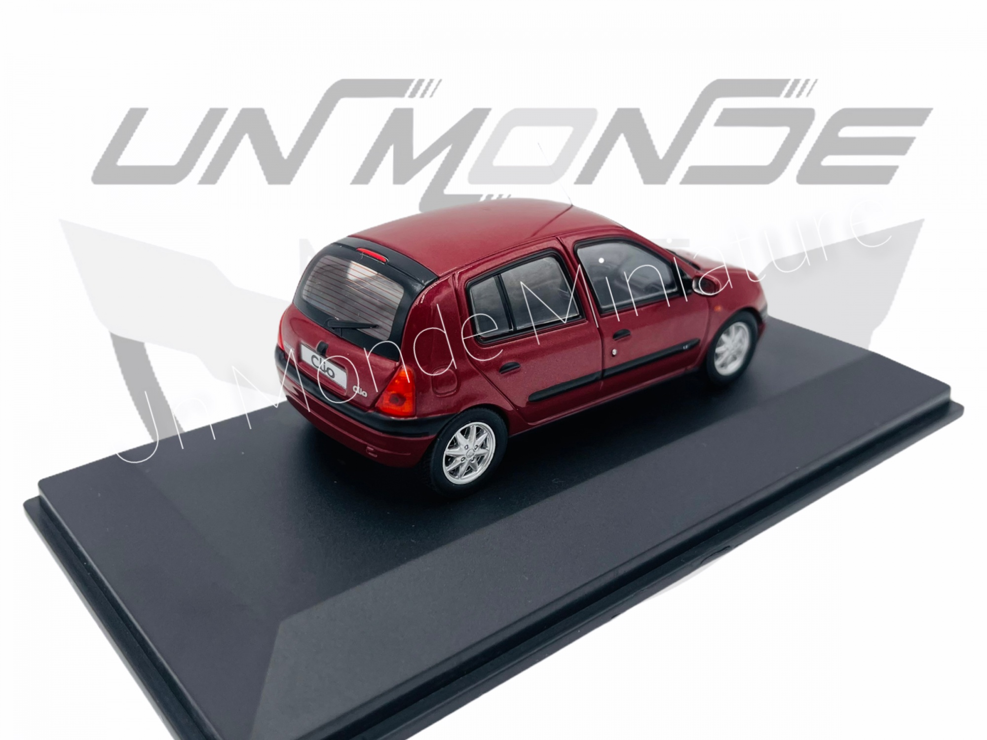 1/43 : La Renault Clio 2 somptueusement modélisée chez Odeon - PDLV