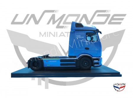 Tracteur Mercedes e Actros Bleu