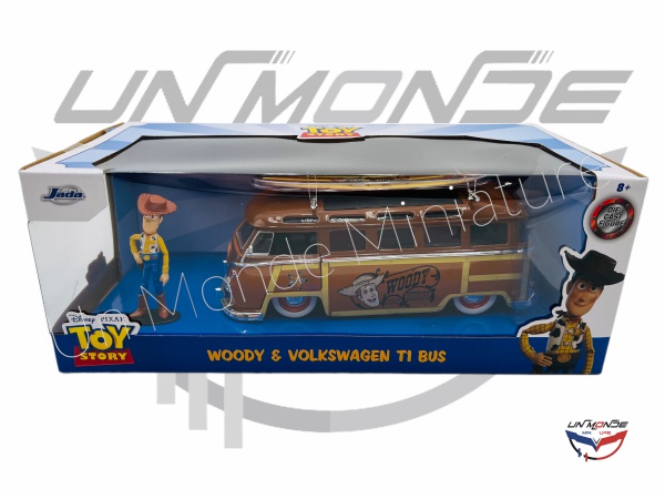 Volkswagen Combi W/Woody Figure