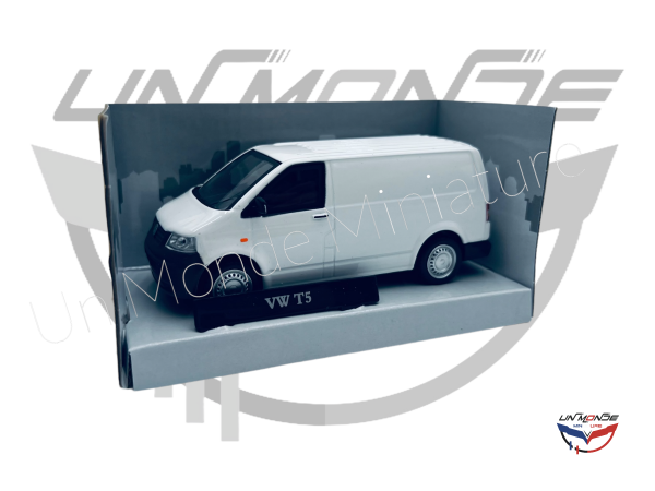 Volkswagen T5 Minibus White