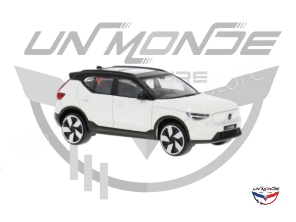 Volvo EX40 White