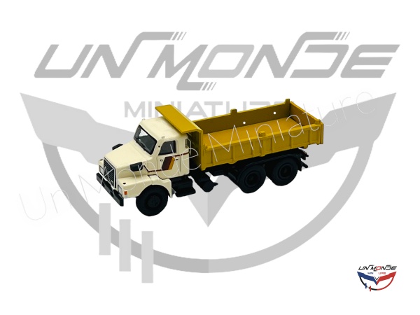 Volvo N10 White and Black