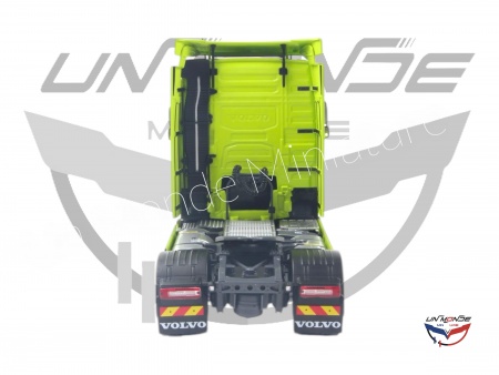 Volvo Trucks FH Globetrotter XL 2023 Neon Green