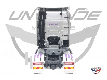 Volvo Trucks FH Globetrotter XL 2023 Silver and Purple